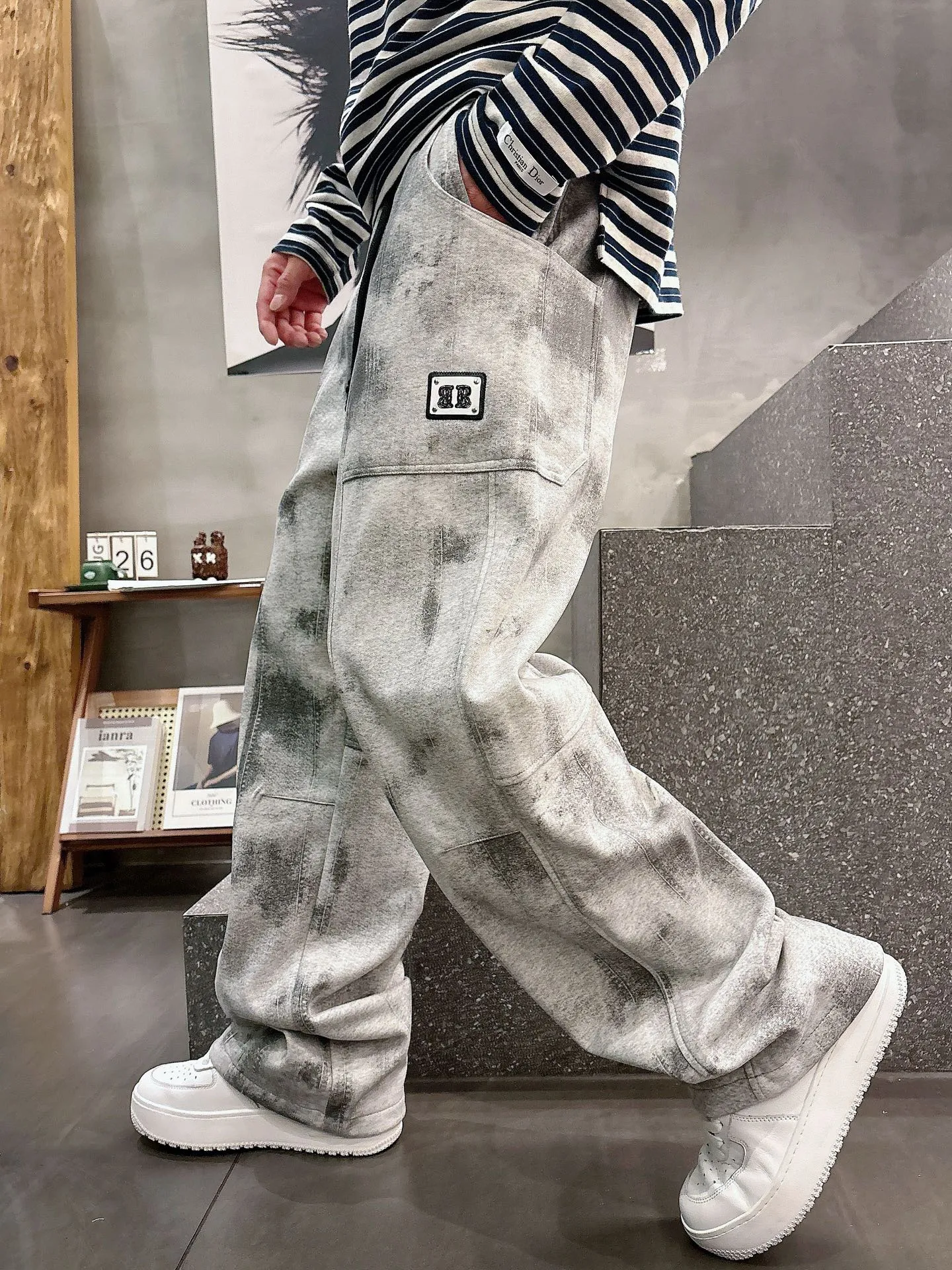 Balenciaga 🆕2026 Autumn and Winter New Arrival Casual Pants! The official website will be released simultaneously. Brand Classic LOGO casual pants, customized fabrics, excellent comfort and strong touch. Highly recognisable, perfect appearance and craftsmanship. Size:M-3XL